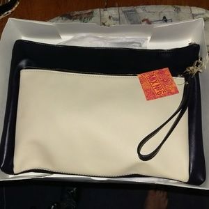 Mix No. 6 wristlet black and cream